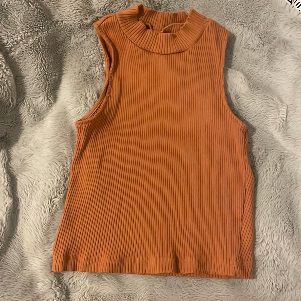 Uniqlo top